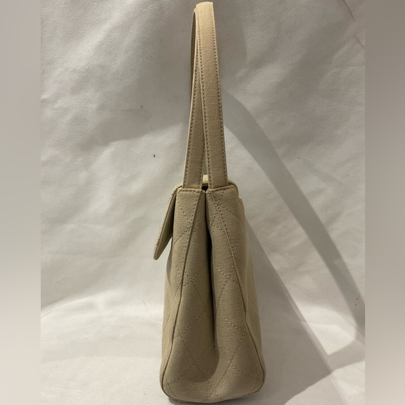 Chanel Bag - Picture 3 of 9